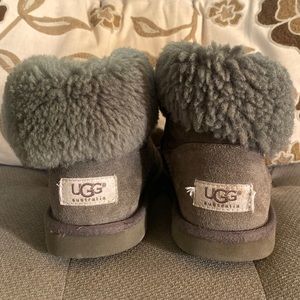 UGG boot, kids size 1, gray